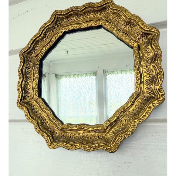 Vintage 1960s Pair of Plastic Ornate Gold Gilt Octagonal Wall Mirrors - Picture 5 of 14